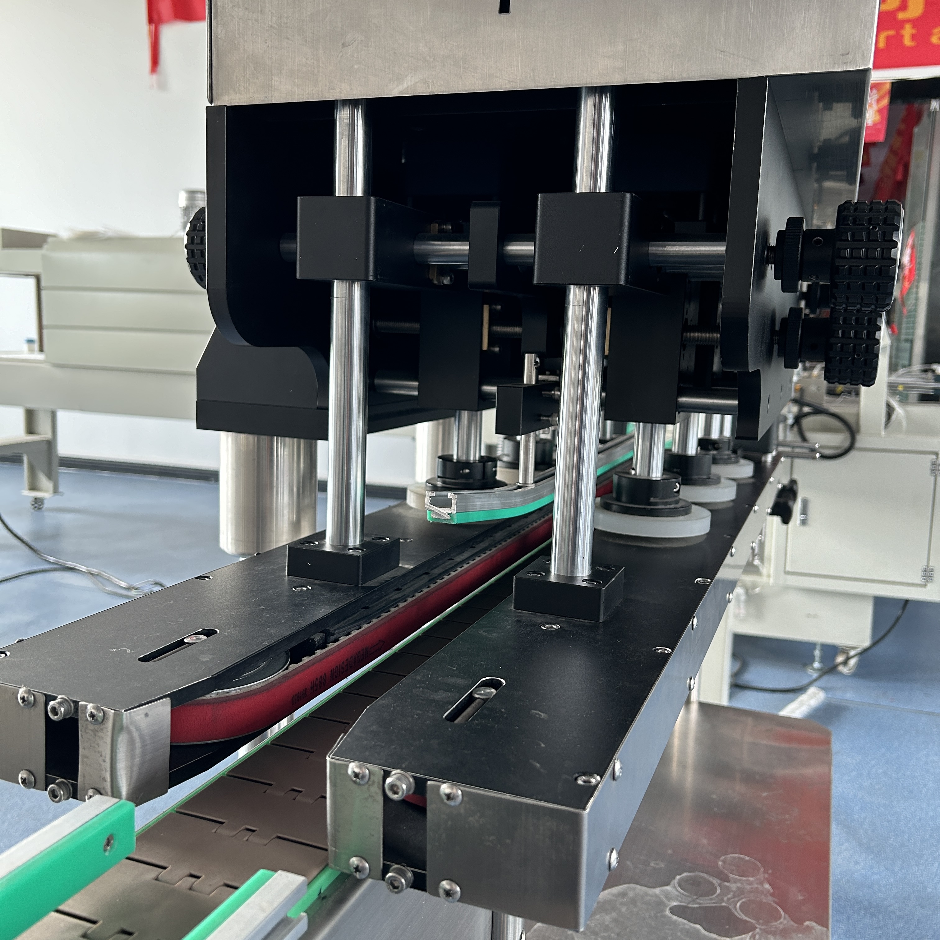 SPX Full Automatic Capping Machine Linear Capping