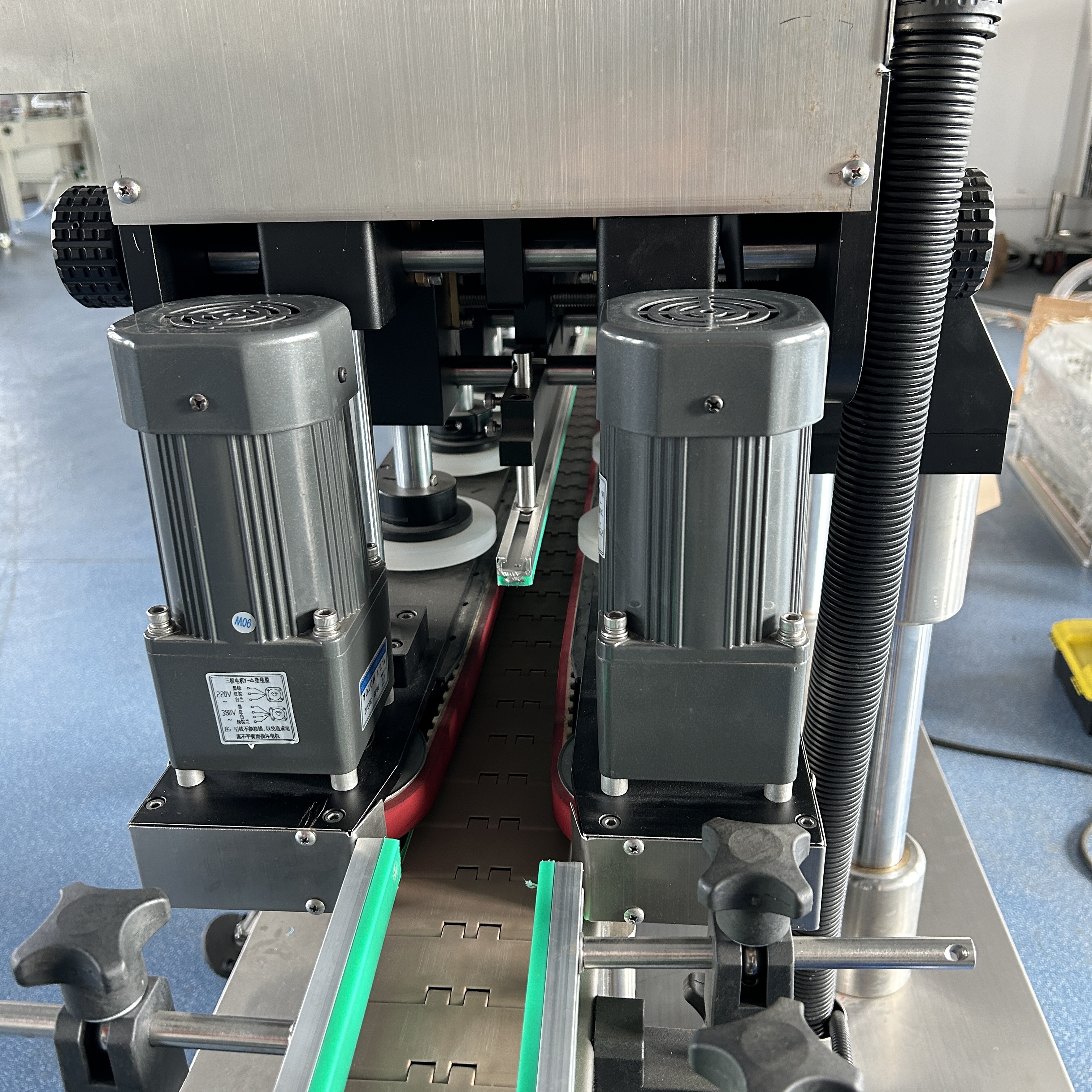 SPX Full Automatic Capping Machine Linear Capping