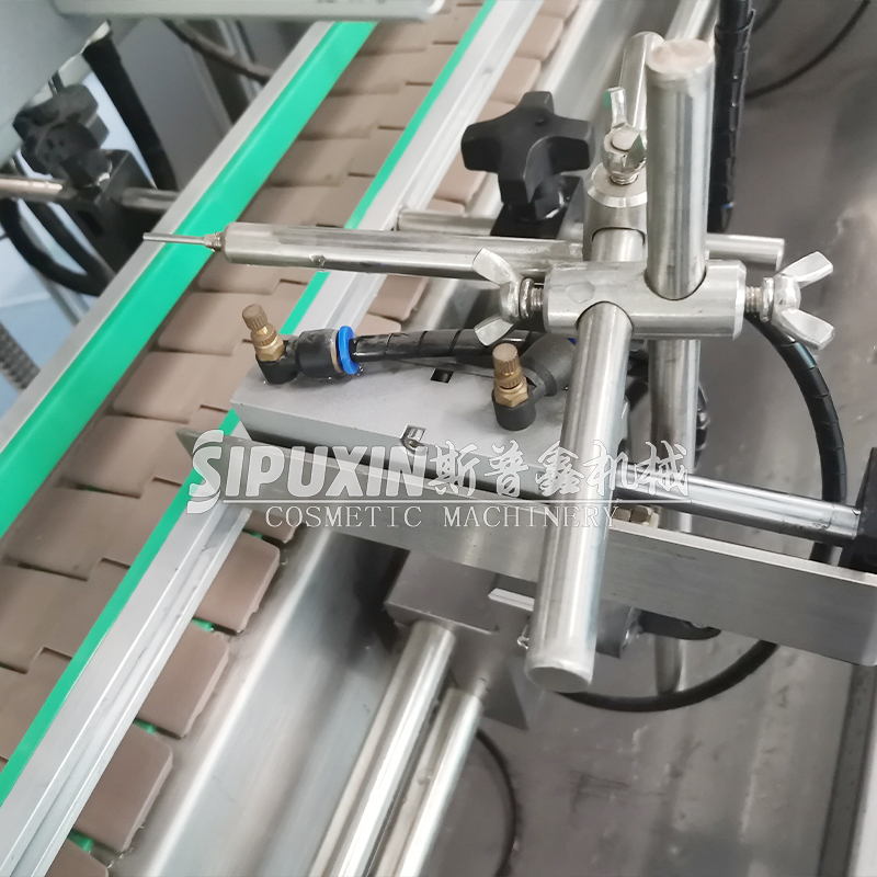 Machine de remplissage de liquide de remplissage automatique à six têtes à haute production pour savon liquide