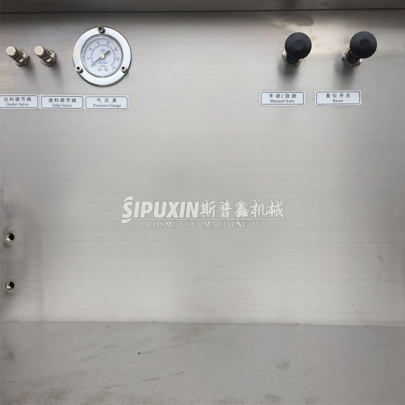 Machine de remplissage de boisson gazeuse populaire du jus d'eau semi-automatique