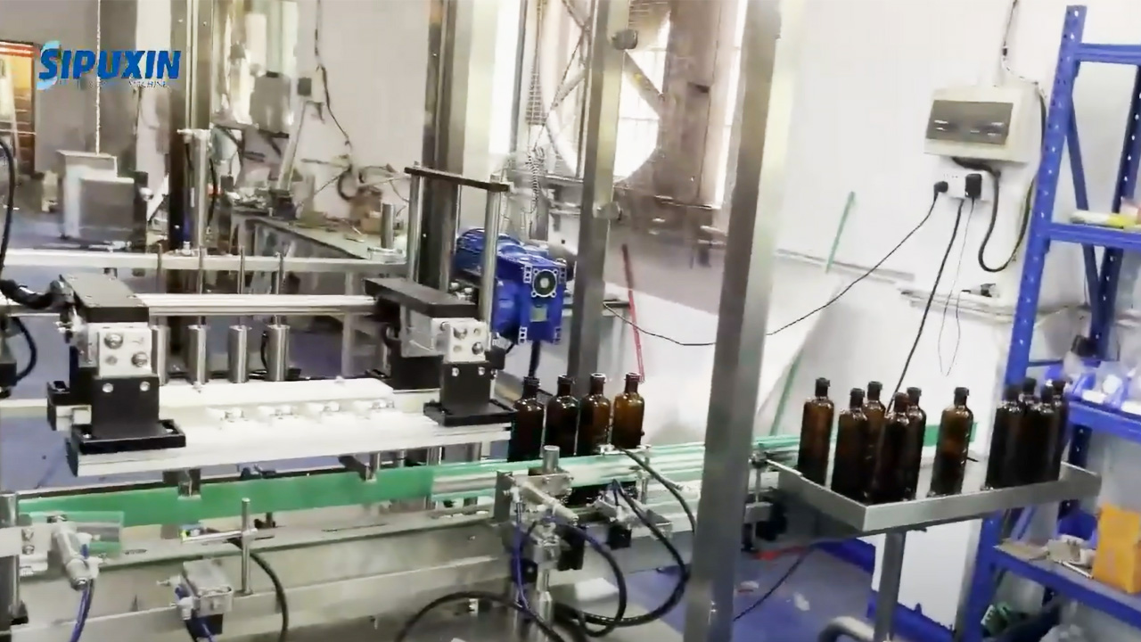 Vin Consuilé Végétal Bouteille Nettoyage Remplissage Machine d'emballage à manches à moquettes pour bouteille de vin