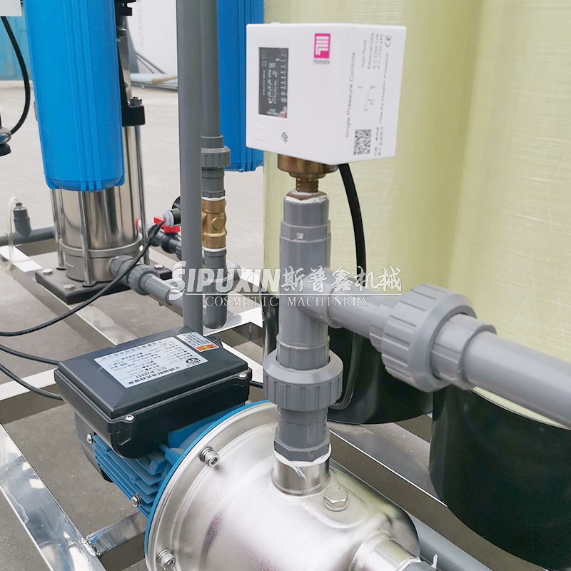 Vente chaude PVC Traitement de l'eau Système de traitement de l'eau industrielle 500L Purificateur d'eau