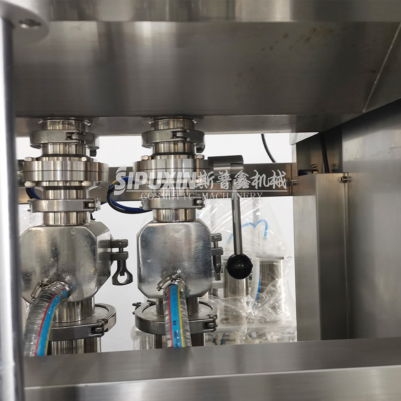 Machine de remplissage automatique complète avec 4 têtes Machine de remplissage de piston à crème liquide