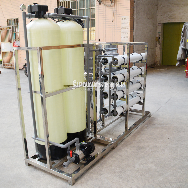 Nouveau design RO Traitement de l'eau Appareil chimiques de la plante pour la production d'eau pure